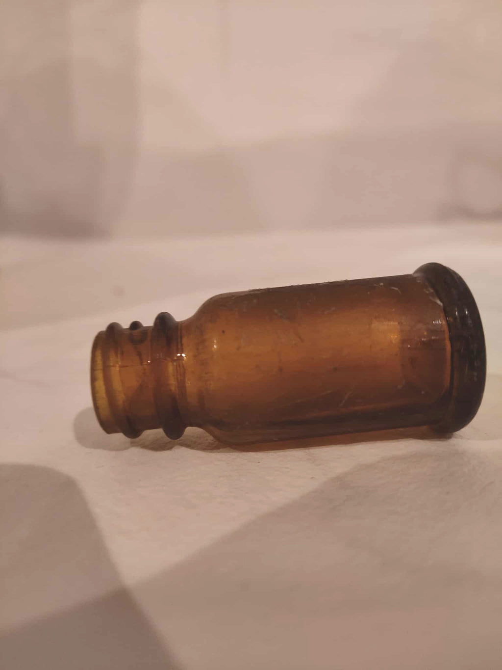 Bouteille antique ambre