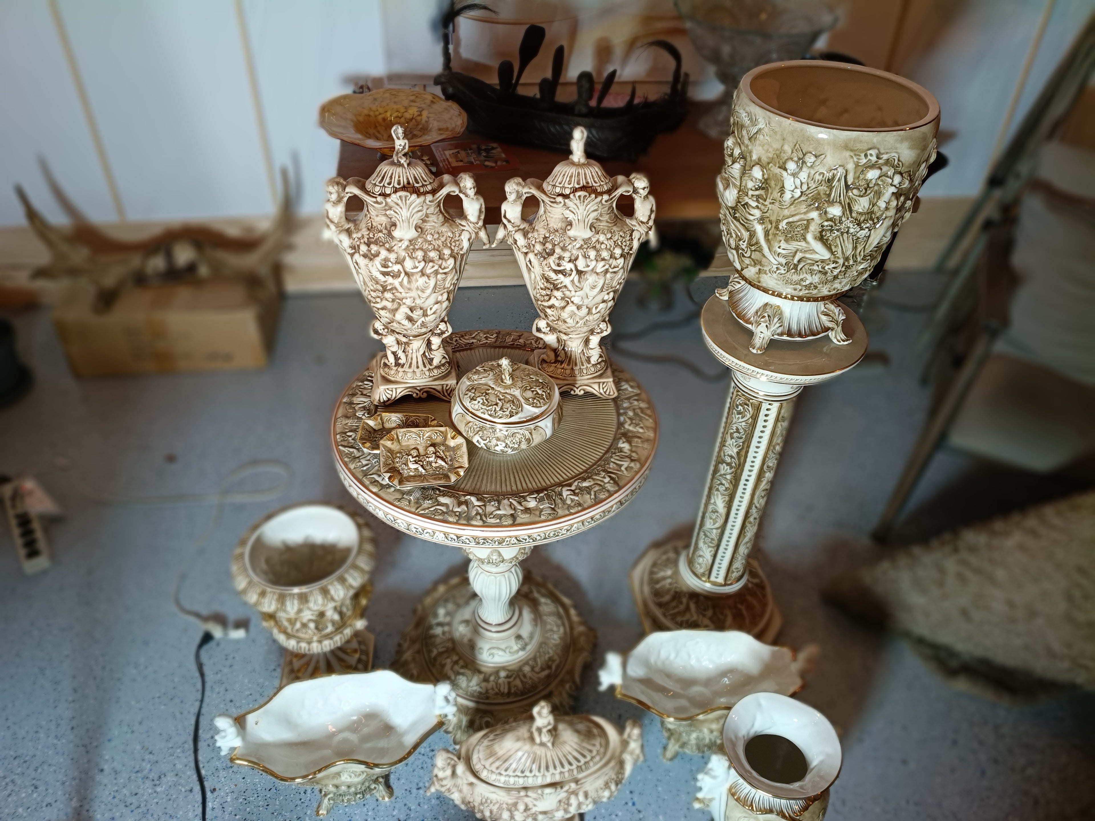 MAGNIFIQUE ENSEMBLE CAPODIMONTE COMPLET