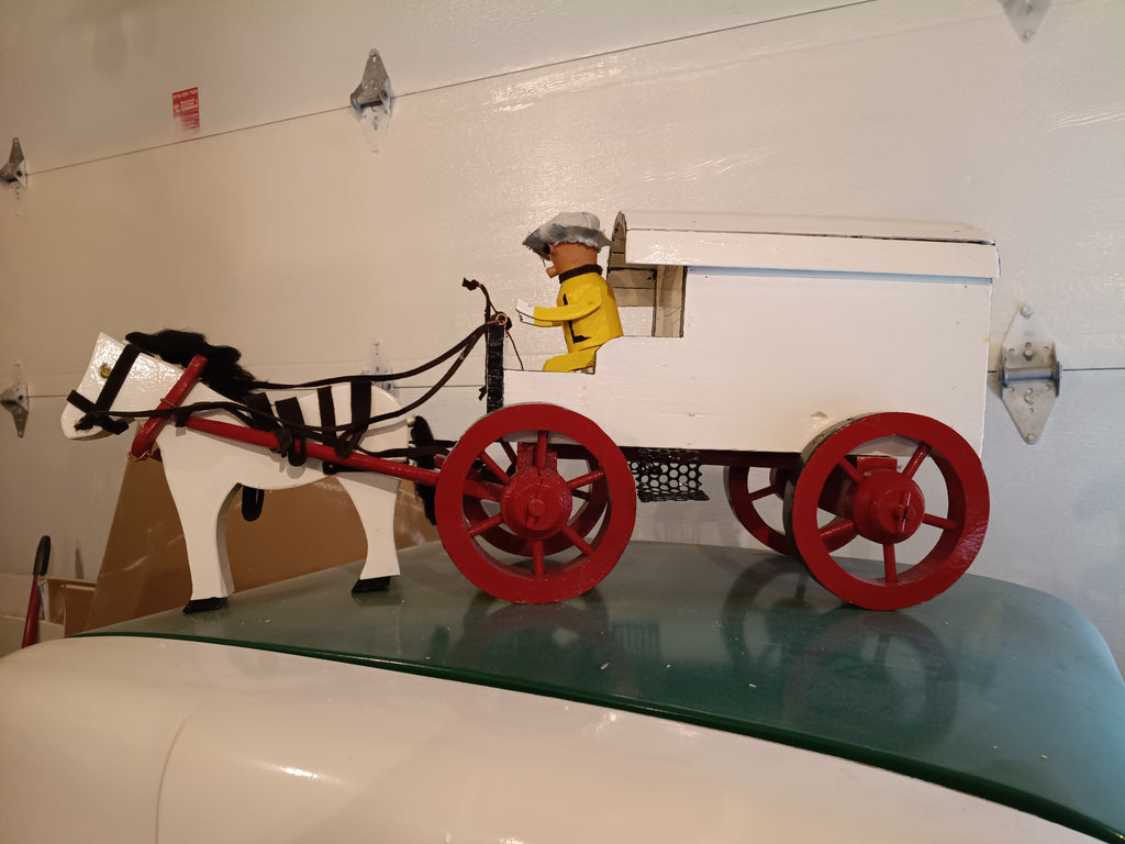 Chariot, cheval et homme en bois