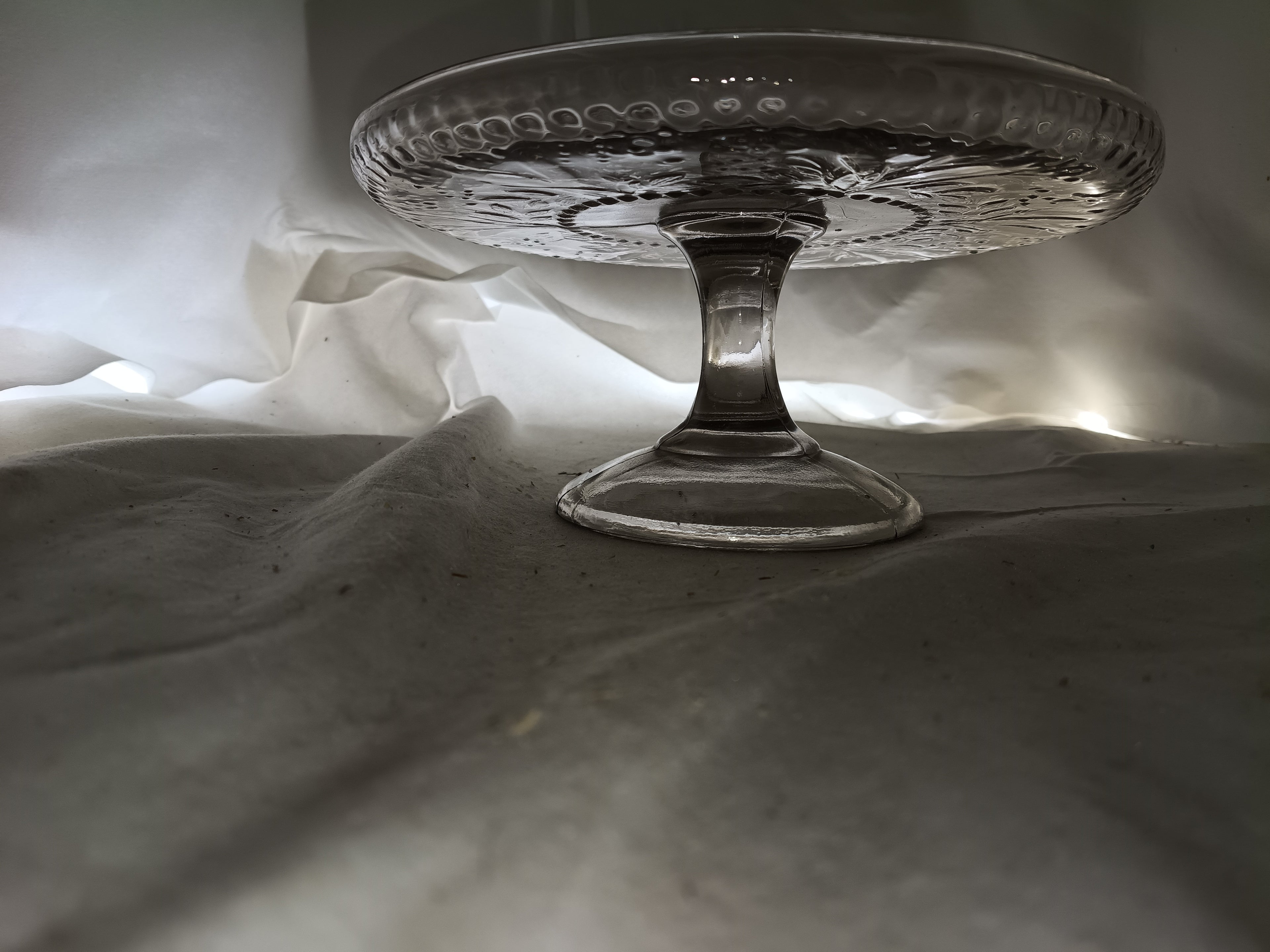 Plateau à dessert. Trenton Nova Scotia Glass Starflower Pattern Round Cake Stand »