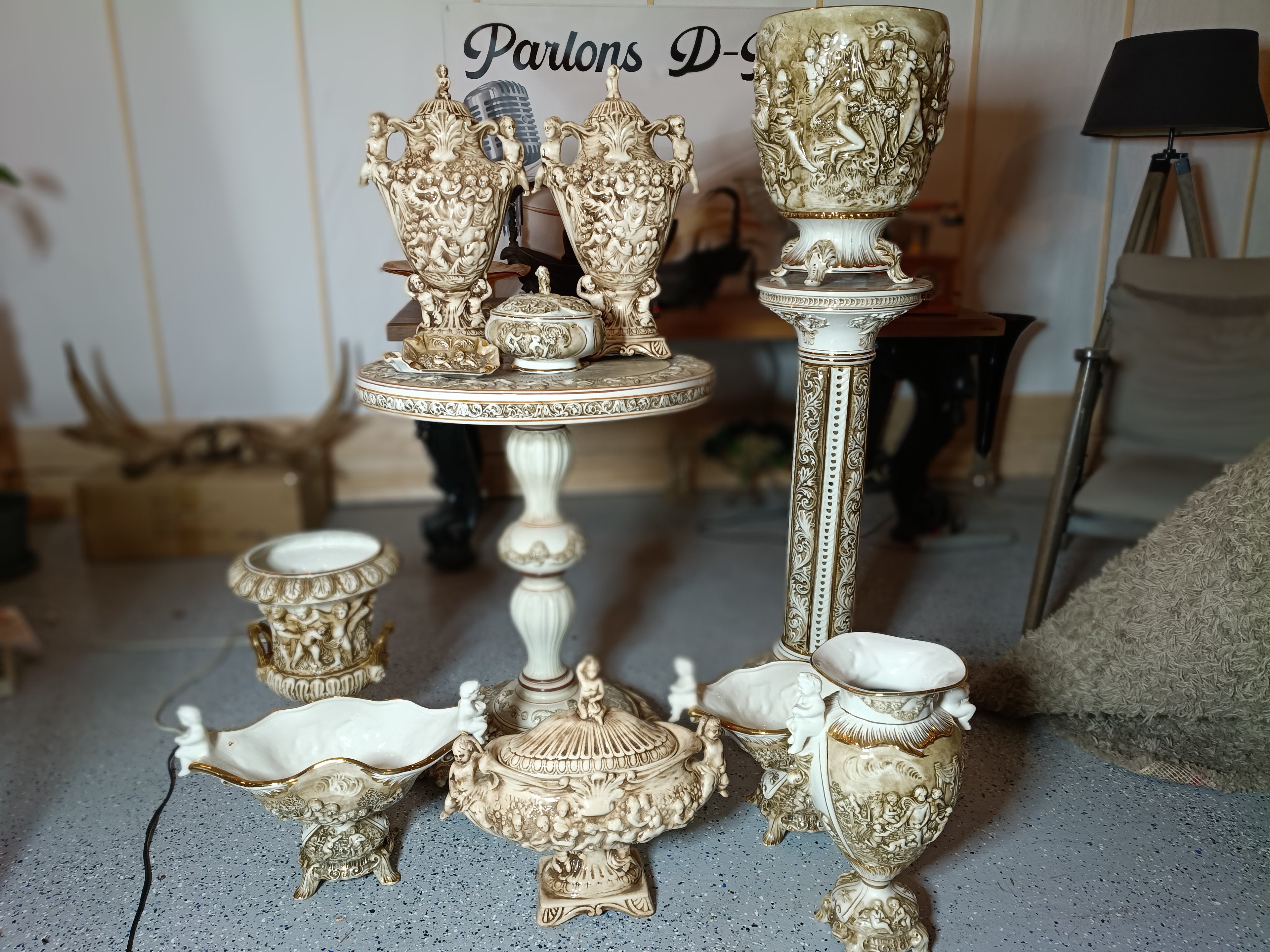MAGNIFIQUE ENSEMBLE CAPODIMONTE COMPLET