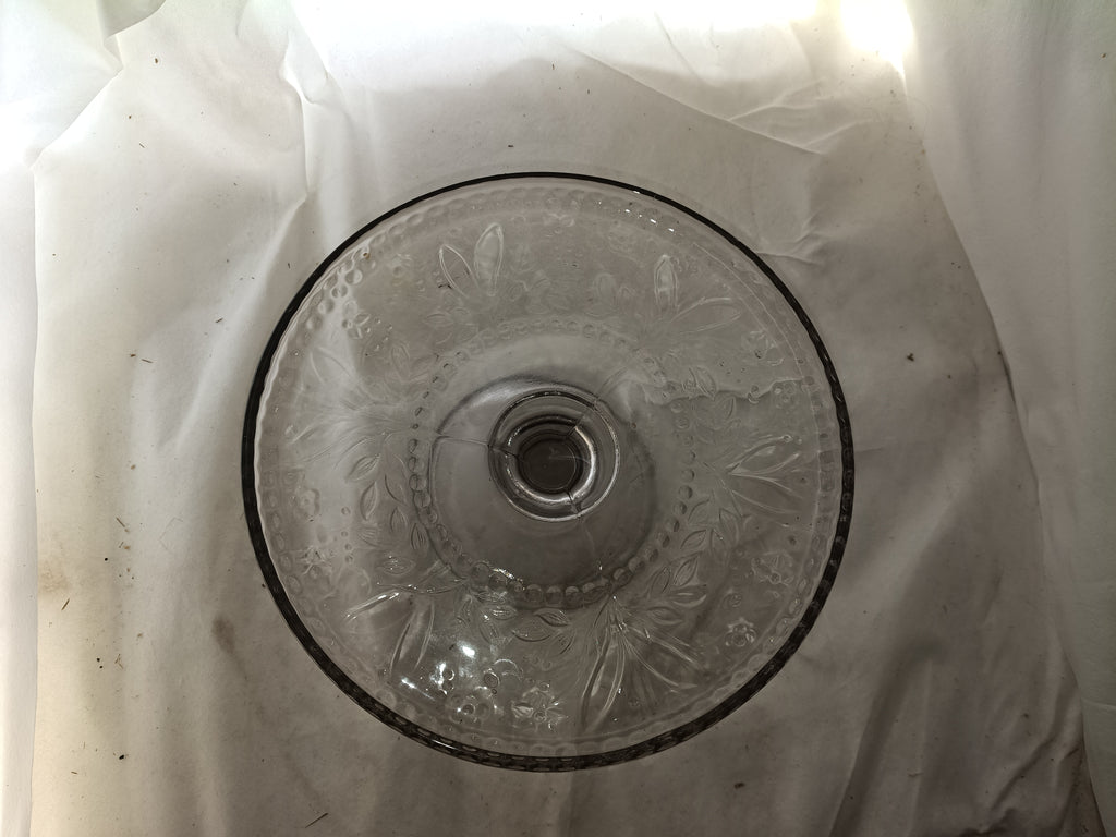Plateau à dessert. Trenton Nova Scotia Glass Starflower Pattern Round Cake Stand »