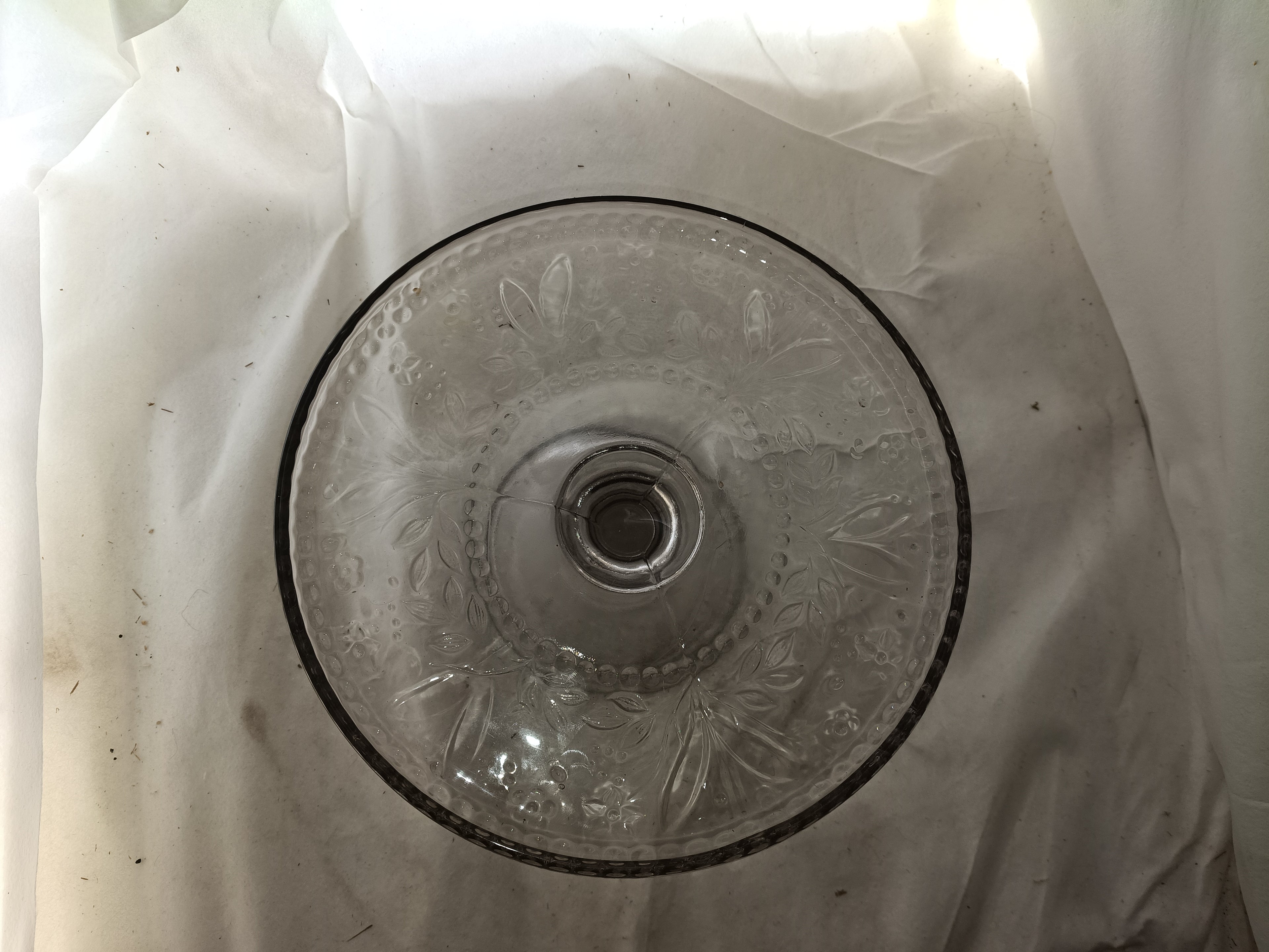 Plateau à dessert. Trenton Nova Scotia Glass Starflower Pattern Round Cake Stand »